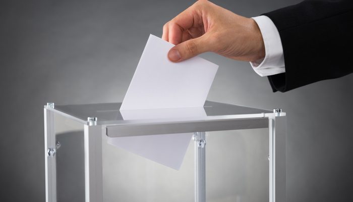 تأثير نظام الاقتراع على عملية الترشح للانتخابات وعلاقته بالنظام السياسي في الجزائر وتونس